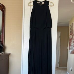 Liz Claiborne Black Midi Dress w/Pleated Skirt sz 10